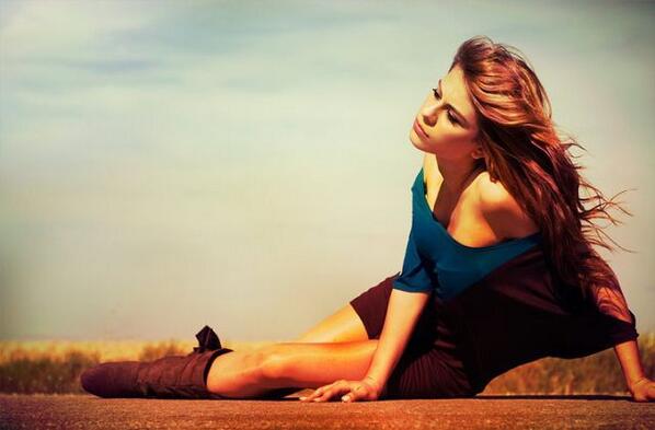 Если МУЖЧИНА НЕ ЧУВСТВУЕТ ТВОЮ БОЛЬ, его не трогают твои слёзы, Задумайся, имеет ли он какое-либо отношение К ТЕБЕ ?!