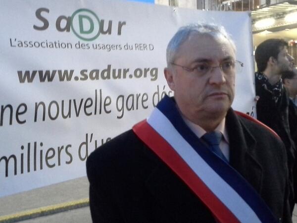 gardonslecap's tweet photo. Après l'inauguration R4 Filéo, J-M. FOSSIER présent au rassemblement SADUR le 31/01 pr l'amélioration du RER D. http://t.co/eTsKGhm595