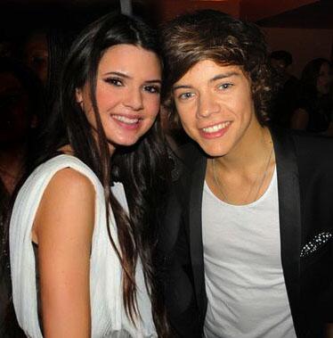 KendallJenSW's tweet image. Happy Birthday @HarryStylesSW!!