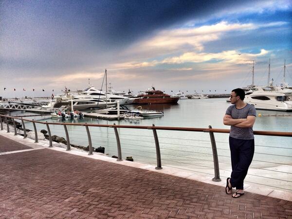 AlferovaYulya's tweet photo. Идиллия @artem_klyushin #Jumeirah #Dubai #Дубаи http://t.co/6r8GJMsnDe
