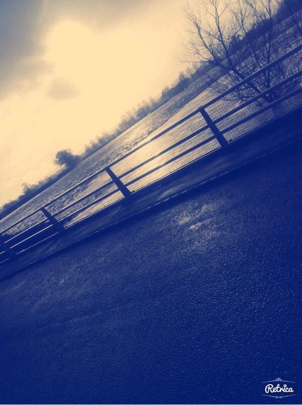 Secretsofbeauts's tweet image. Barcombe mills is really flooded haha xxx🐟🐬🐳🐋🌈☔️