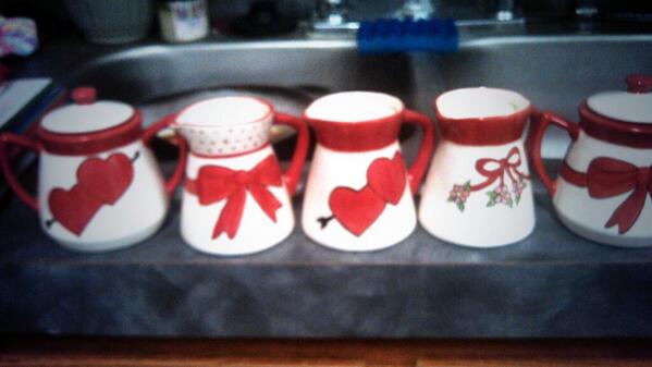 CZordel's tweet photo. Lotion candles for Valentine's day...$9 http://t.co/E5lblDiKHE