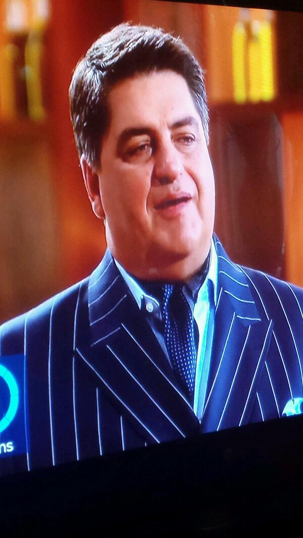 OfficialZainiac's tweet photo. @MattsCravat  how many of these dapper suits do you own?? I want one! http://t.co/xmn3K5jxF8