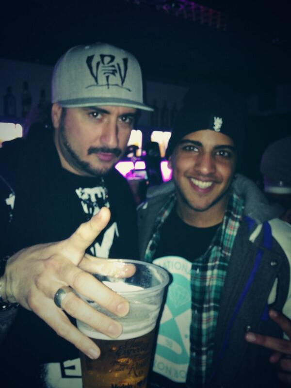 Karan_R's tweet photo. Con SHO-HAI @ conciertazo de Little Pepe ! http://t.co/u2pC4nhRKa
