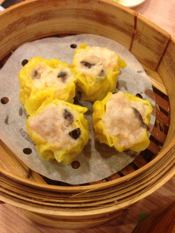 2013Erichere's tweet photo. 添好运点心店 http://t.co/LXUzKQ2oRF