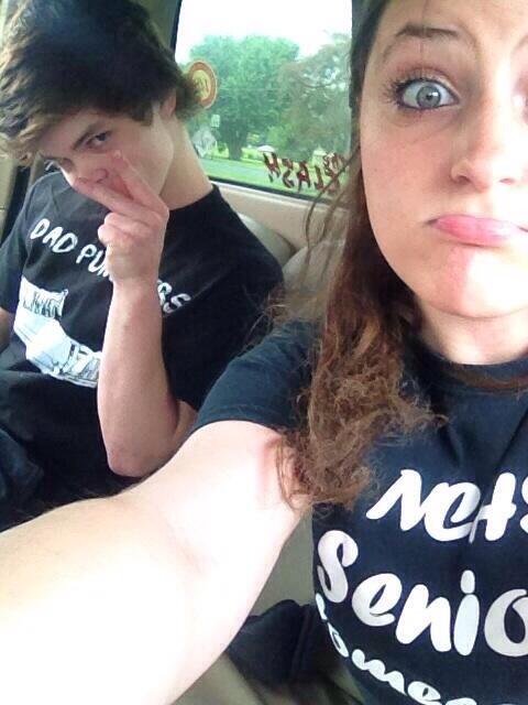 oliviarachel96's tweet photo. tbt @briceypoo69 http://t.co/hzxwlLWvEZ