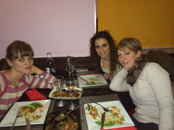 maria29_1's tweet photo. Cortito pero me encanta @MariaVenVa89 @GloriaMc32 http://t.co/wR8wdockAl