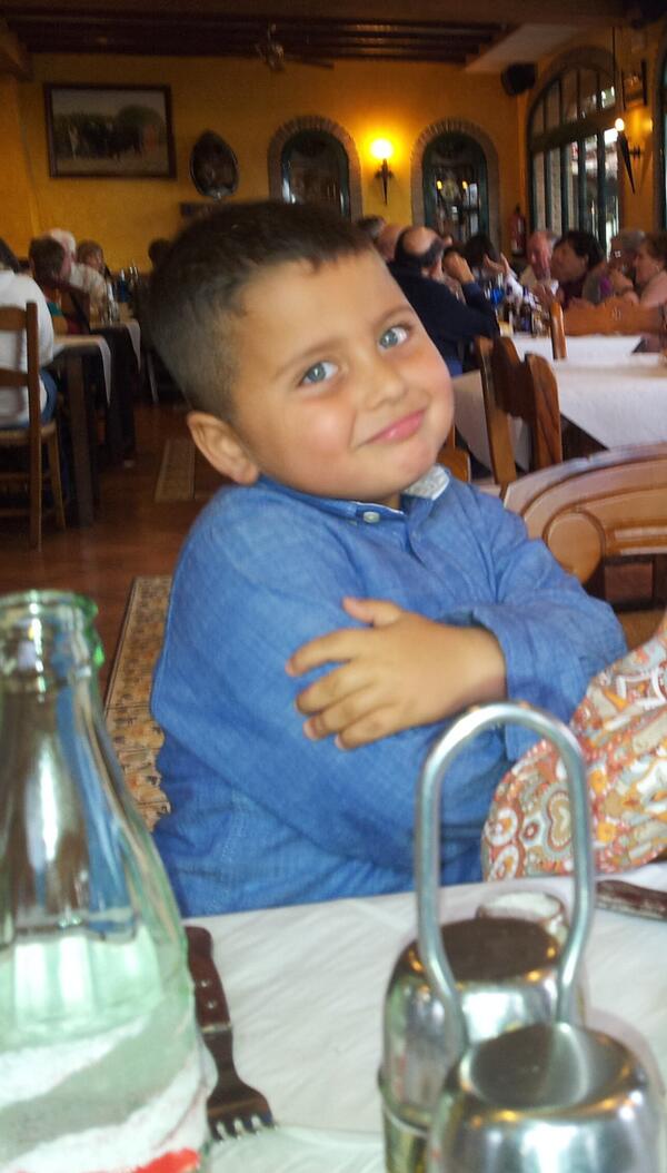 Rocio1802's tweet photo. Mi enteraillo te superquiero mi vida!!!♥ @kristian4612 http://t.co/WFgGyWw6OP