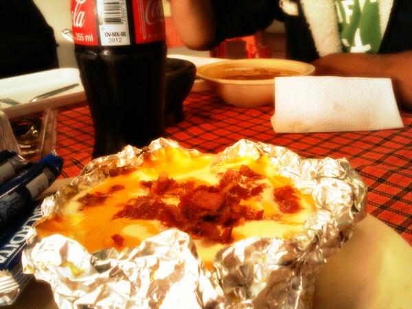 carolviky's tweet photo. Comiendo en familia http://t.co/TuJKdRQoQW