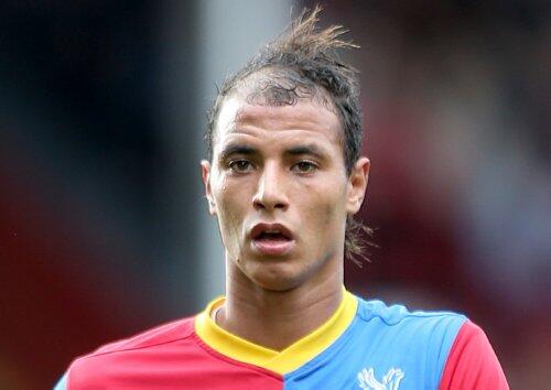 Curran Desai on X: "Chamakh's hair is fucking dreadful, even Joleon Lescott  laughs at this guy! http://t.co/OHmZP2VJoR" / X