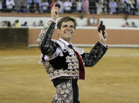 eljuli.com tweet media