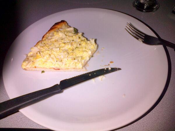 FNico93's tweet photo. Pizza libre con @marcelogruschky @adrianherlan http://t.co/xOCgaXeLVY