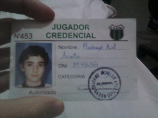 Rodrigoal30's tweet photo. @franursino @FedeeMater yo tengo esto y ustedes no, en mi barrio le decimos envidia http://t.co/7FTcaNil23