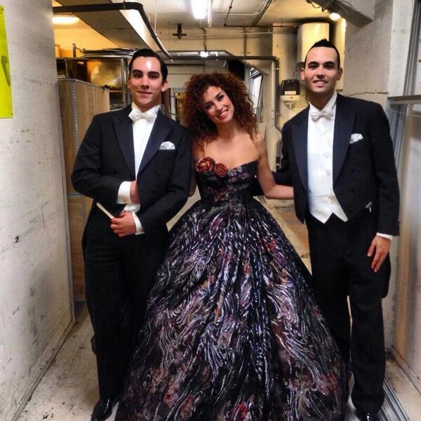 Legendarische promotiestunt voor Valentijn <a href="/deBijenkorf/">de Bijenkorf</a> #hostess