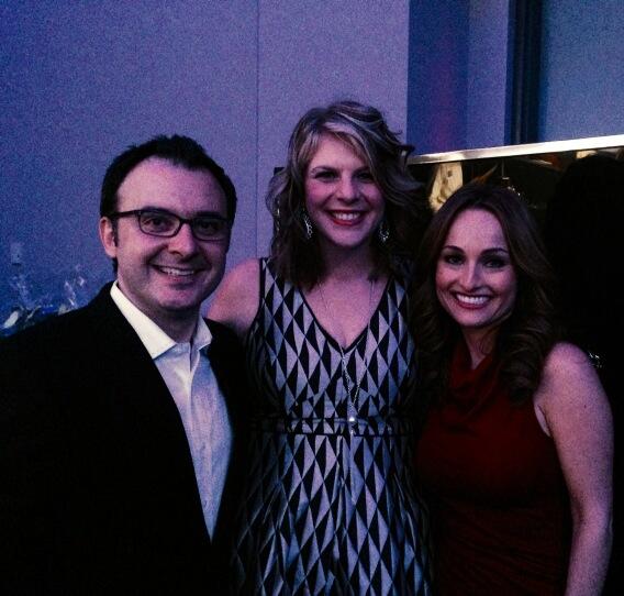TOfoodandwine's tweet image. Having a great time with @GDeLaurentiis @johncatucci at @MountSinai #chefschallenge.