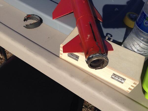 JackRocketz's tweet photo. L72 maiden flight CATO not enough glue for the H238 http://t.co/yUeDcXFZiU