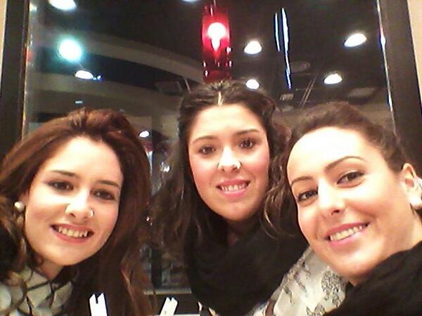 AraAlba1's tweet photo. Una de BK cn estasss :) @celiaamar @arantxamacia y ahora a tomarnos algo x ai http://t.co/zE6Qv0YZIp