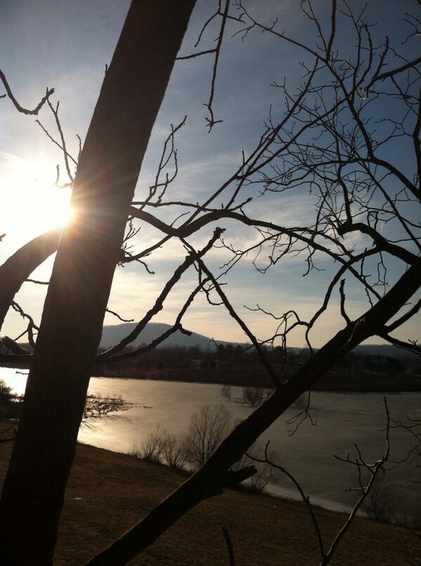 Justin_Smith27's tweet photo. Today has been the nicest day so far this year to be lucky enough to live in this beautiful area of the world http://t.co/KA6QruYSEc