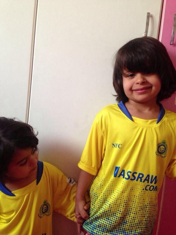 Sashammari's tweet photo. نصراويات  💛💙 http://t.co/wVyz1rucDT