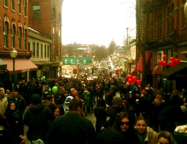 RDaltonSaratoga's tweet photo. Chowderheads invade #Saratoga. #chowderfest2014 Caroline Street. http://t.co/UQE7IbANL6