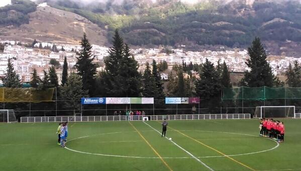 UDCazorlaJ's tweet photo. Minuto de silencio por Luis Aragonés. #DEP http://t.co/vqMoTjRCOg