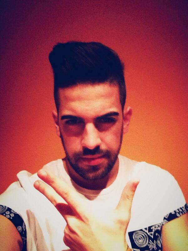 Pizzicatto_Live's tweet image. Que ganas de tocar en vila-real! Hoy @Caprizzo en Gossip. Mi set empieza a las 03.00 h :)