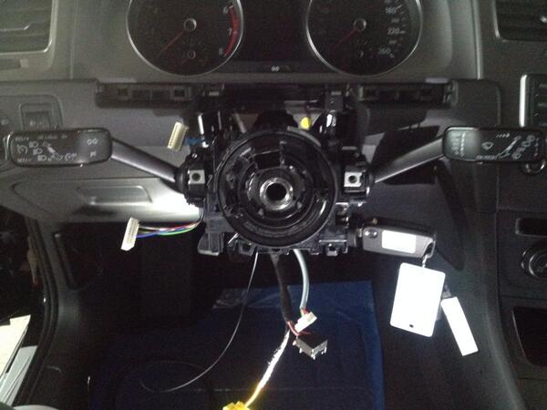 sunnyarendsen's tweet photo. Retrofitted OEM cruisecontrol VW Golf 7 @CARlectra #madetomeasure. http://t.co/Yl3hlgiu3a