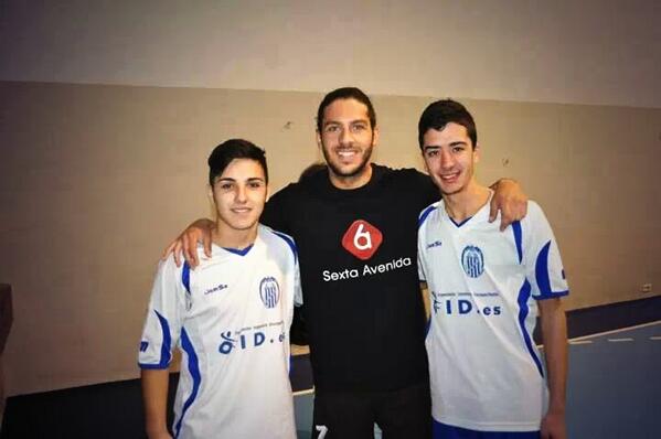 rubenpexu's tweet photo. aller partido de futbito benefico con @Kristian17gh14 http://t.co/wbMBkrFa7U