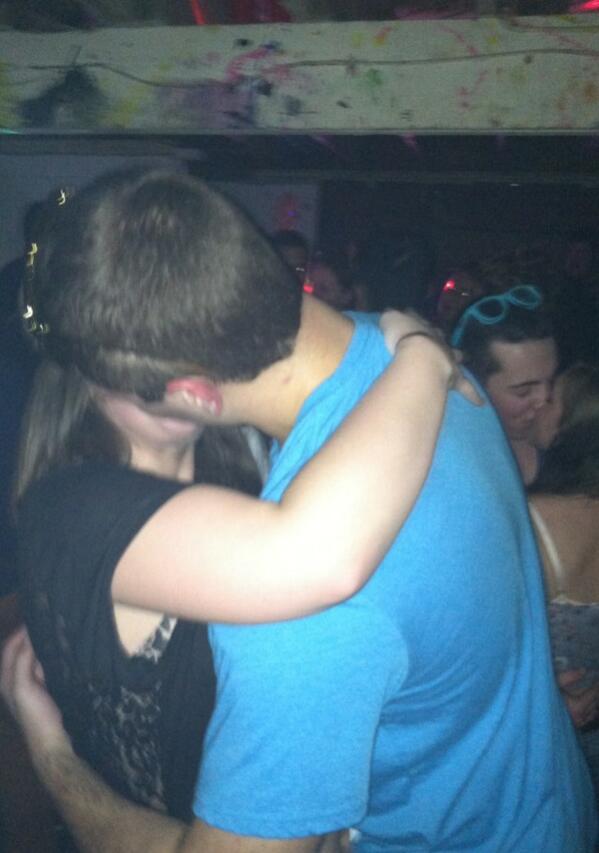 TCNJmakeout's tweet photo. double the makeouts double the fun http://t.co/ULvqZVjccc