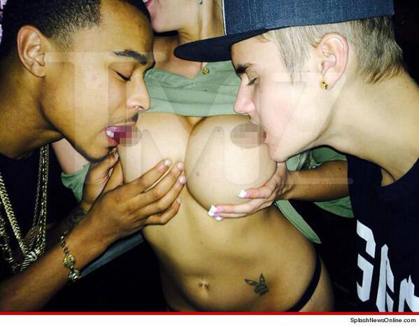 _missrubyredd's tweet photo. OMG :O @Yung_Yamaka: DEEZ HOES FA EVERYBODY, BLOOD.
-Justin Bieber http://t.co/5w3SrOE3FM