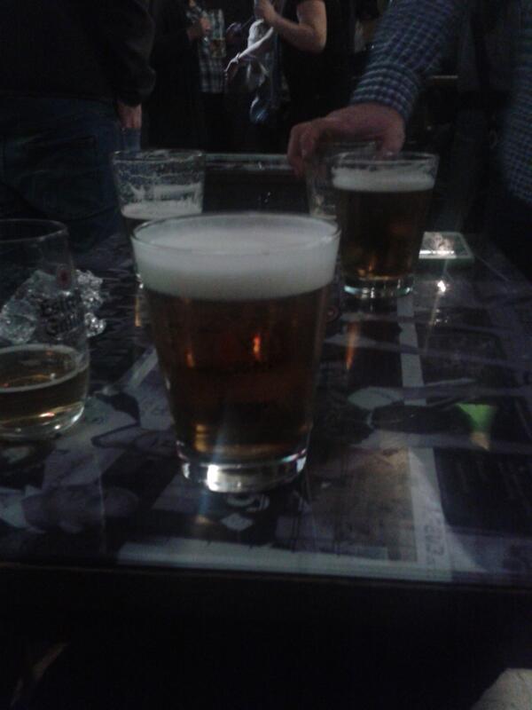 joacocalzavara's tweet photo. @Jorge_Maci @Supermanu_Bros cervezaaaaaa ♡ http://t.co/PGfkHGafev
