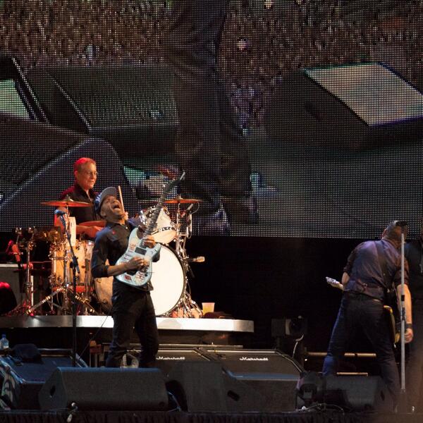 BigConcerts's tweet photo. . @tmorello jamming hard! #SpringsteenJHB http://t.co/hQ78pSBXG4