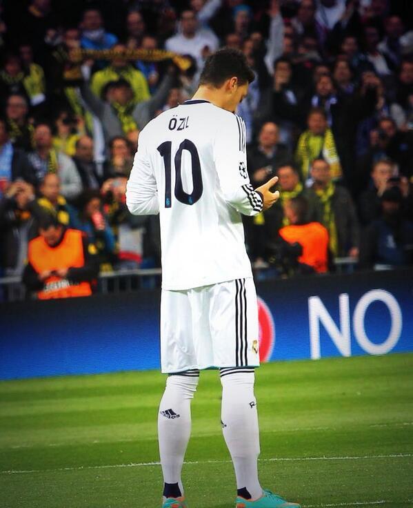 RMadridSoccer's tweet photo. RT si le echas de menos. http://t.co/oACgwGZRVL