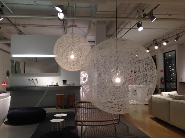 LUMINAIRE_'s tweet image. #Simplicity, softness, lightness &amp;amp; magic. Learn more: bit.ly/1eEx98F
#BertjanPot #RandomLight  #ShowroomShot