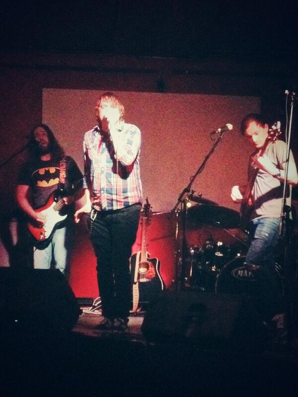 SFAproductions's tweet image. @TheMesses starting out the night at @apklondon - don't let the cold stop u from coming out... We need dance partners