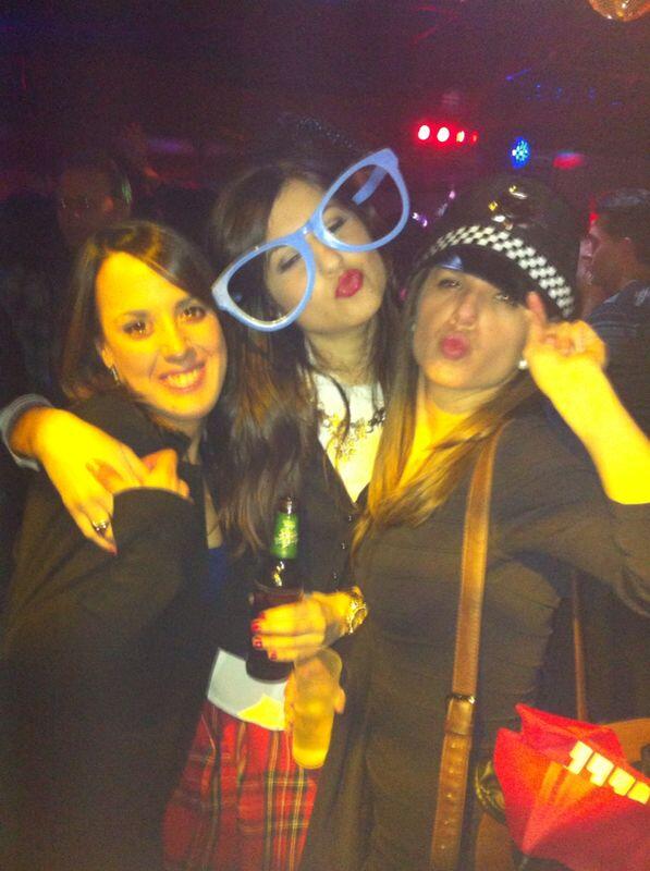 MuuLaVacaQueRie's tweet photo. Cumple de lo + bonico de la tierra @carolinalopezR7 @carmenanson @emlusero http://t.co/wyruIJ6heL