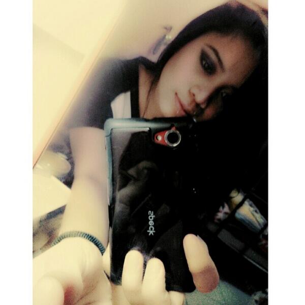 CheezeyLEY's tweet image. Smokey eye make-up trial #deepset #makeupselfie