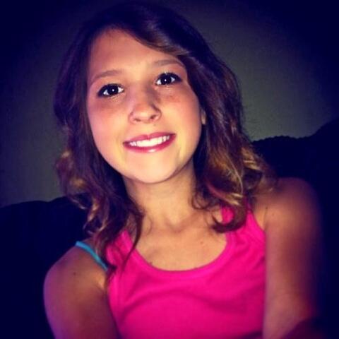 kwarren2002's tweet photo. This is my friend Emily Peck. http://t.co/9SLVEcDbid
