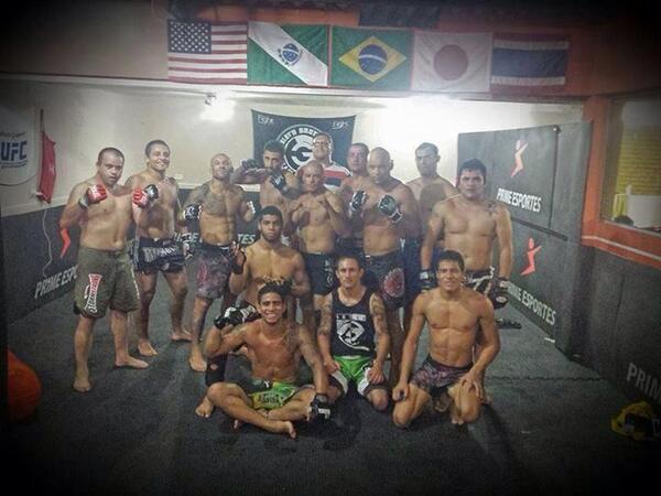 FcGaleto's tweet photo. @GaletoP014 
Atletas da equipe @Galetobrothers #fightonlygrapplingJiujitsuMuaythaimixedmartialarts http://t.co/9VxhmuSgyb