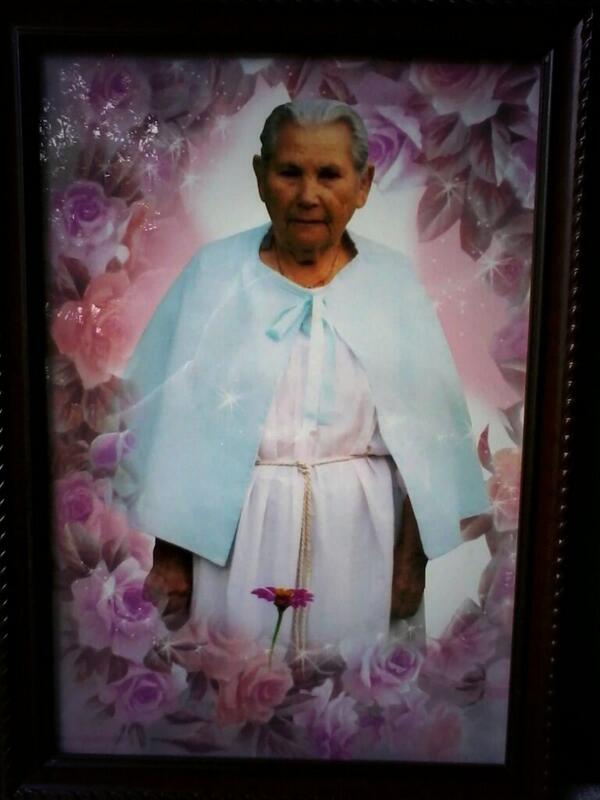 Estefania00978's tweet photo. My grandmother I love you♥ @Estefania00978 @Payasiita_Rosas http://t.co/LTioxKbsUN
