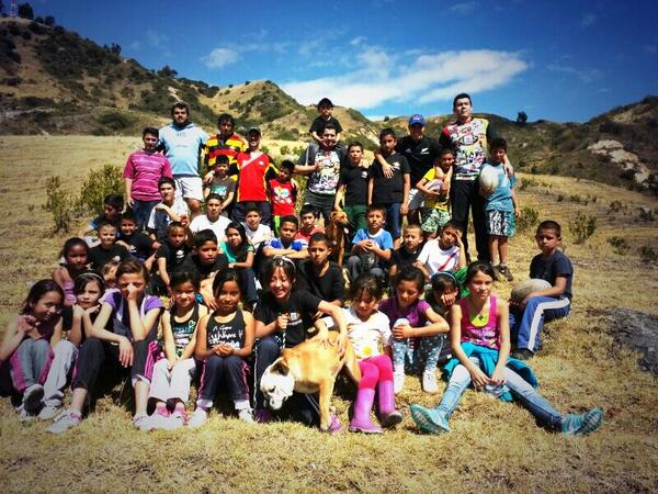 edwyaez's tweet photo. @fecorugby @BogotaRugbyLiga @AlianzaRFC infantil sigue trabajando con la niñez de Usme http://t.co/CYRSLG7IxP