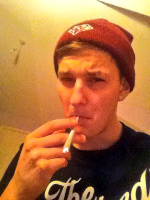 jakee_x's tweet photo. So what?! Im high as fuck, living my life! #StonerNation http://t.co/C8ssCdOBc5