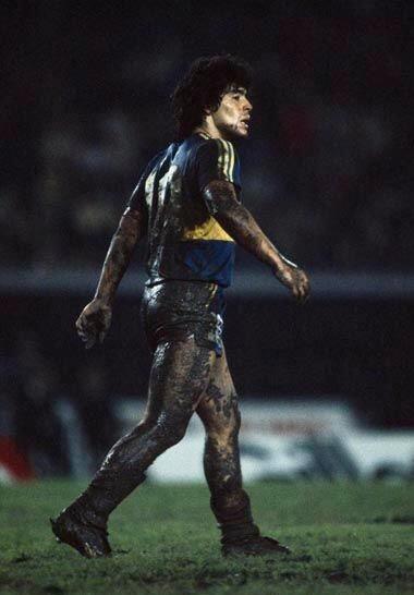 DiegoAMaradona's tweet photo. Así hay q dejar la cancha... http://t.co/gKtZqRHqyE