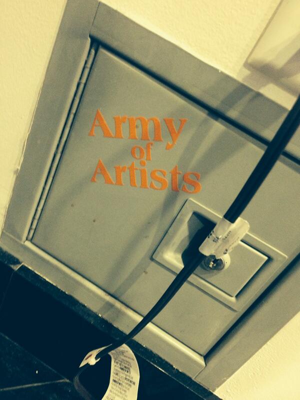 growknee's tweet photo. #starlighttattoolasvegas #LasVegas #mandalaybay #hunger @armyofart http://t.co/8FicMqaQNY