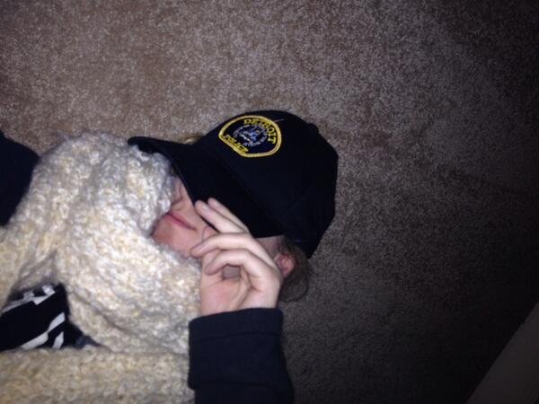 lizmace's tweet image. Nashville! AM HERE! Here is a glamorous shot of me on my new apartment's floor because we don't have furniture yet