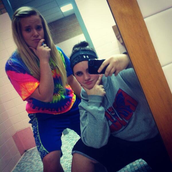 Lynn334Hannah's tweet photo. @kenzayzay_ haha ! Selfie http://t.co/KBmiShYixK