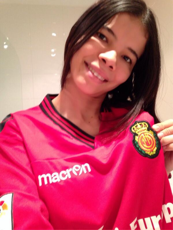 Ro_syLima's tweet photo. RCD Mallorca !!! Primeira camisa de @officialiriney http://t.co/8NnIuOyCoO