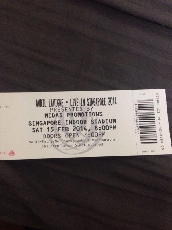 trungswifty's tweet photo. Can't wait ❤️❤️❤️😻 #AvrillavigneTour2014 @AvrilLavigne http://t.co/EOjEZP0Jou