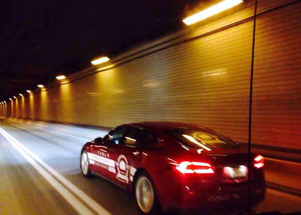 Tesla's tweet photo. This Model S tunnel shot is too cool not to share! #DriveFree http://t.co/MfpWlxqZjb
