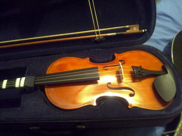 KathArg's tweet image. My beautiful, lovely and delicious violin:3